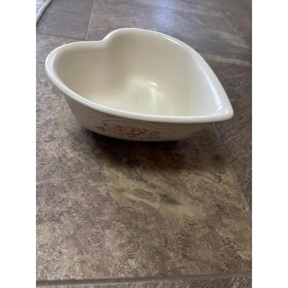 Heart Pfaltzgraff bowl with floral designs Cottagecore